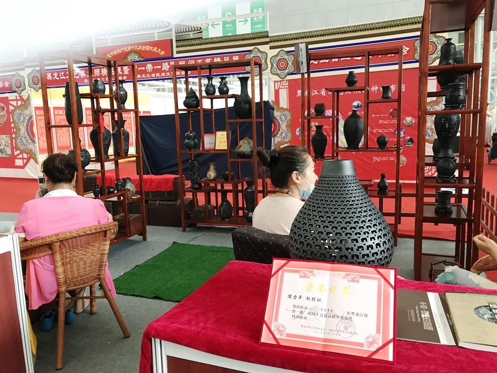 綏棱推動黑陶作品版權(quán)保護(hù)與產(chǎn)業(yè)融合發(fā)展