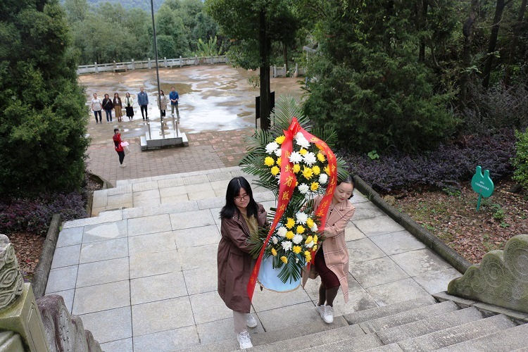 中心黨員干部赴大冶開展特色黨日活動(dòng)