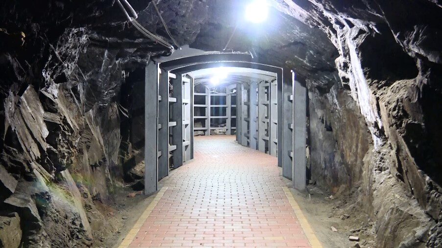 云蓋寺綠松石國(guó)家礦山公園綠松石經(jīng)典作品展示