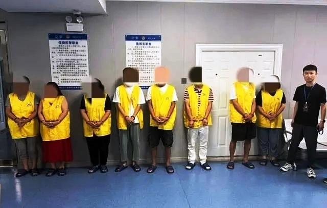 盜版字典不僅有錯別字還倒版裝訂！警方抓獲22人