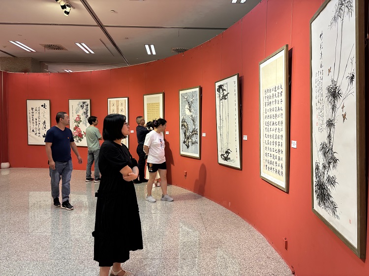 中心開展黨紀(jì)學(xué)習(xí)教育暨廉政書畫展參觀活動(dòng)