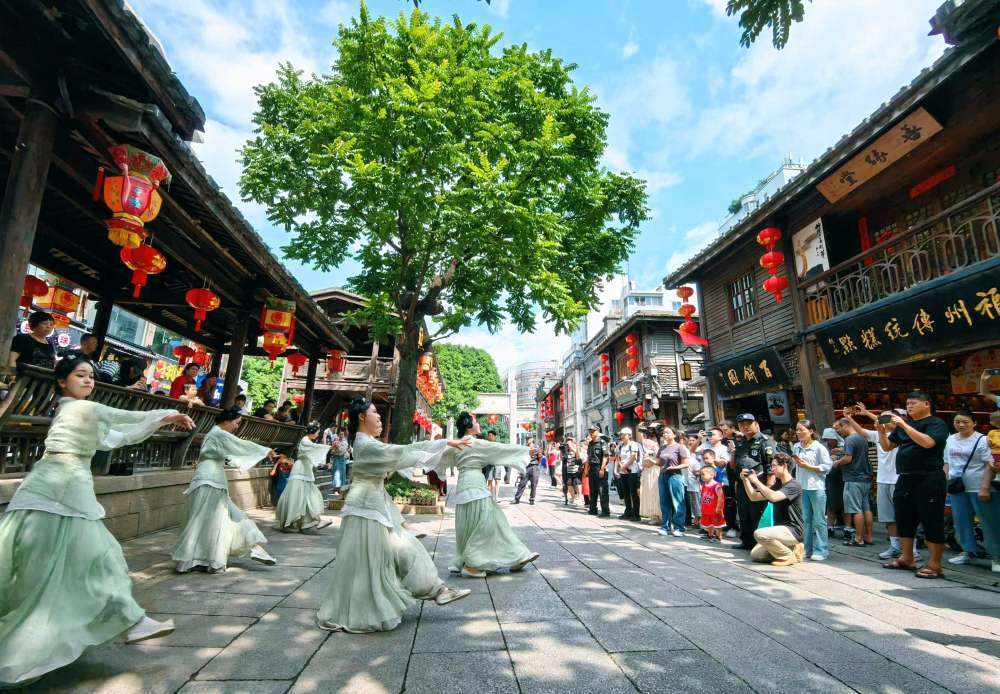 服裝第一街:管家式服務 破解服裝業(yè)版權之困