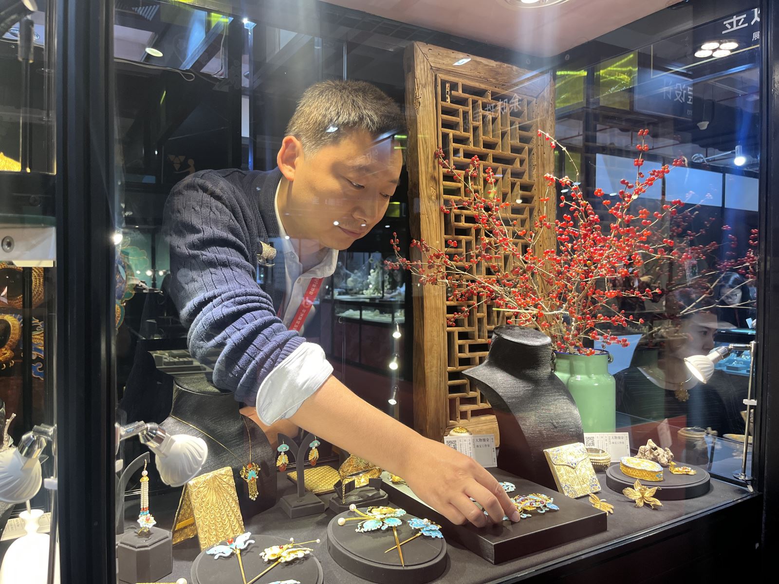 注重科技創(chuàng)新 加強原創(chuàng)設計——2024中國國際珠寶展開幕