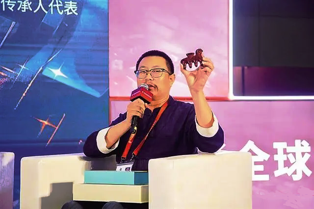  向文化要附加值 一把紅木梳200項專利版權(quán)