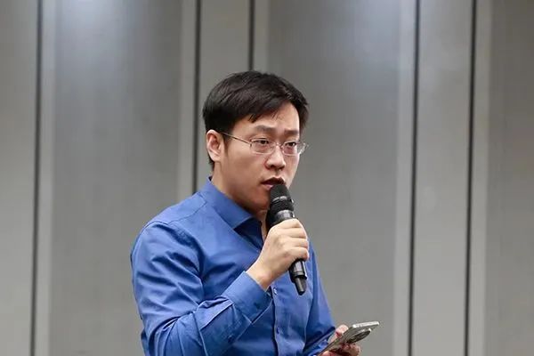 加快推進(jìn)人工智能大模型在審查工作中的應(yīng)用