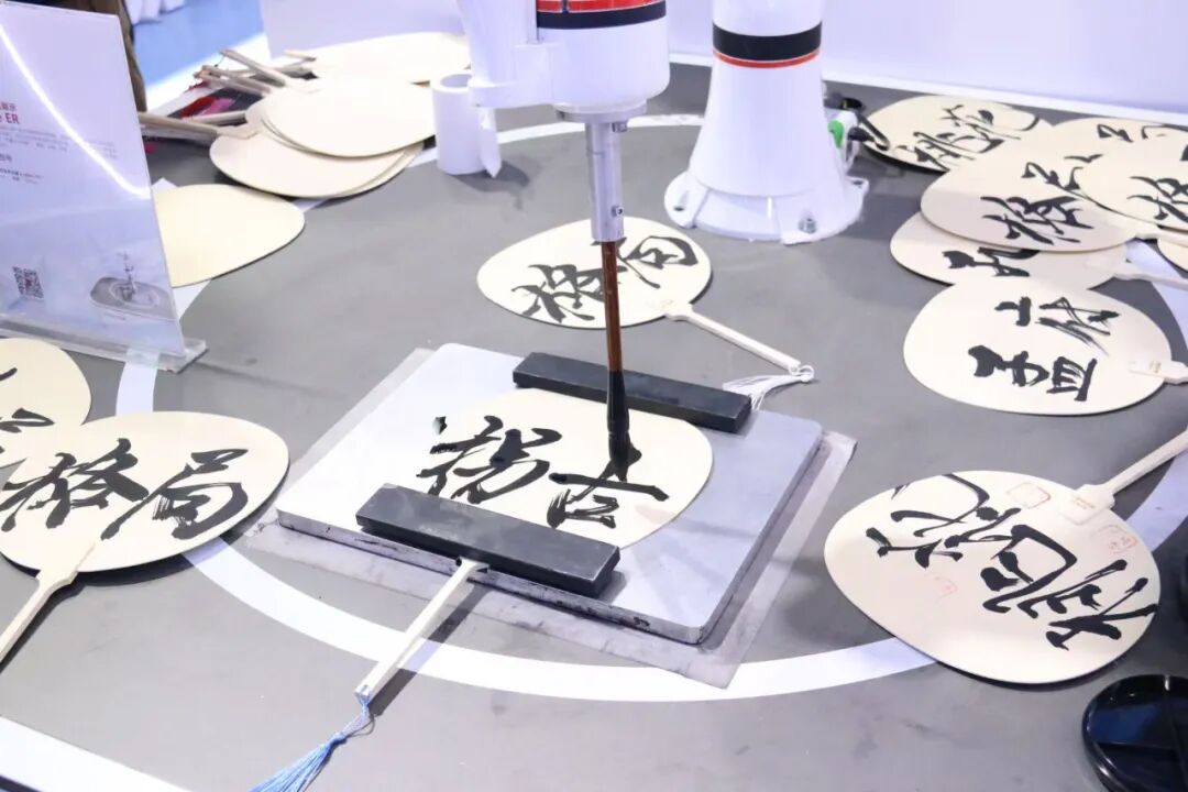 當機器人“卷”起才藝 AI版權保護應如何接招