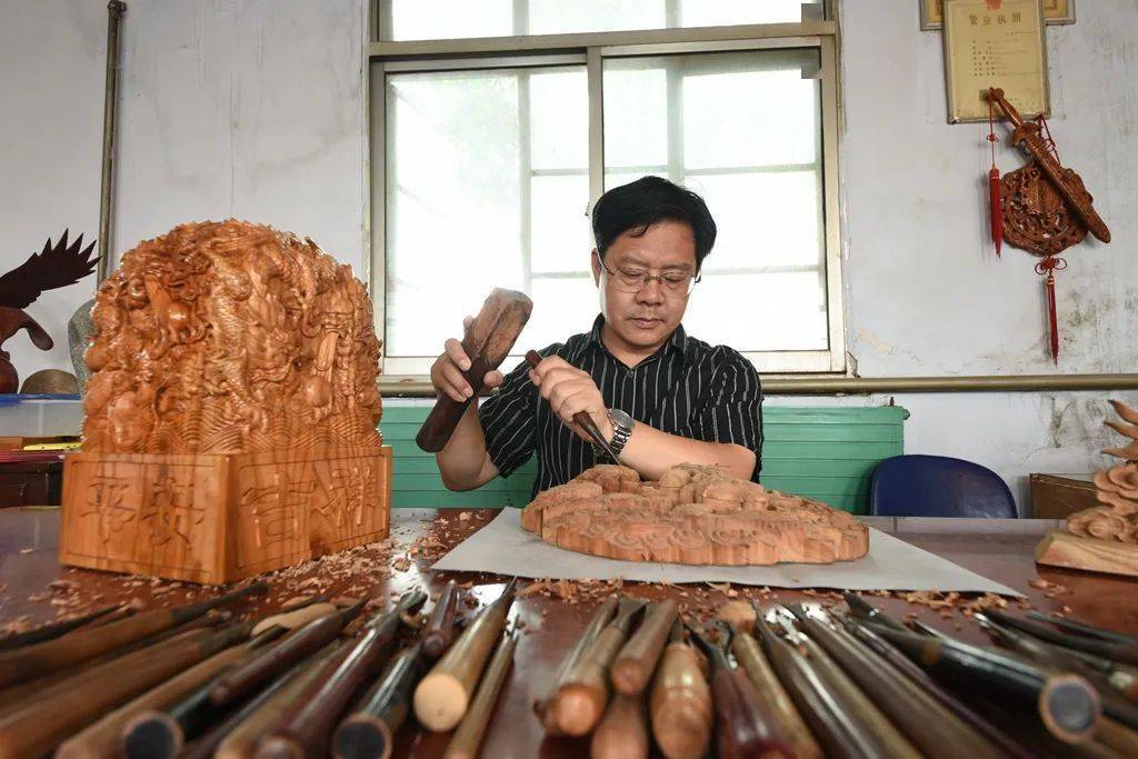 登記流程做減法  民間老手藝領(lǐng)到新