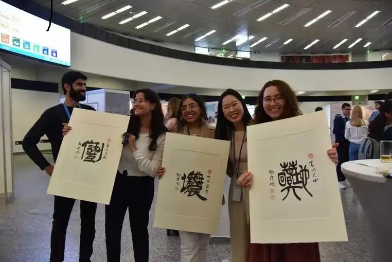 山西書法家楊拴明作品著作權(quán)證書達(dá)20萬份