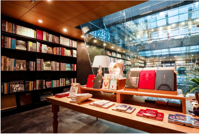 4·23世界讀書日 走進(jìn)湖北省外文書店