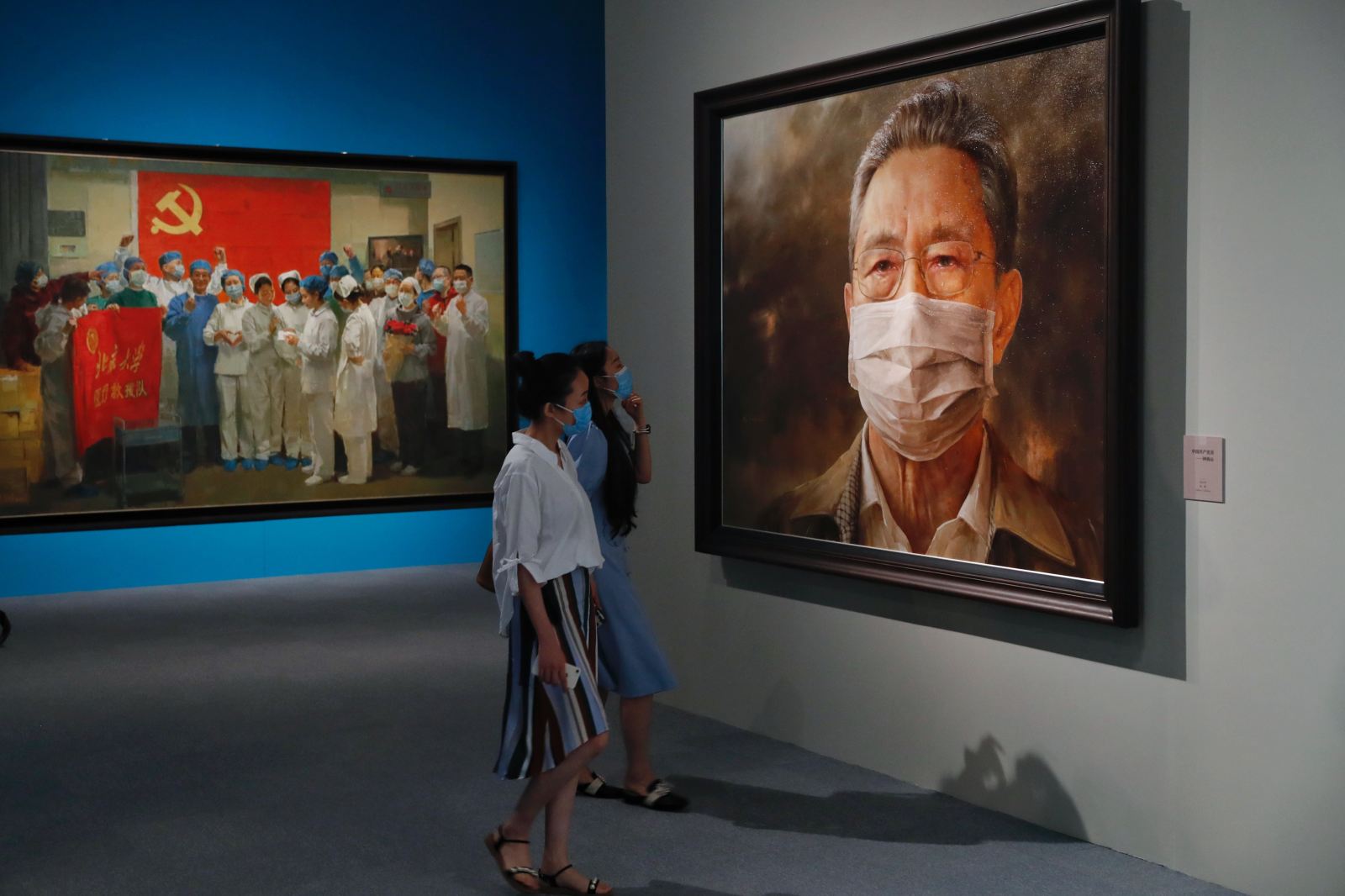 抗疫主題美術(shù)作品展在國(guó)博舉辦