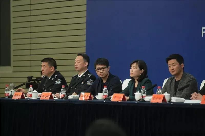 損失約8億，一審宣判！涉吳京黃渤沈騰等人