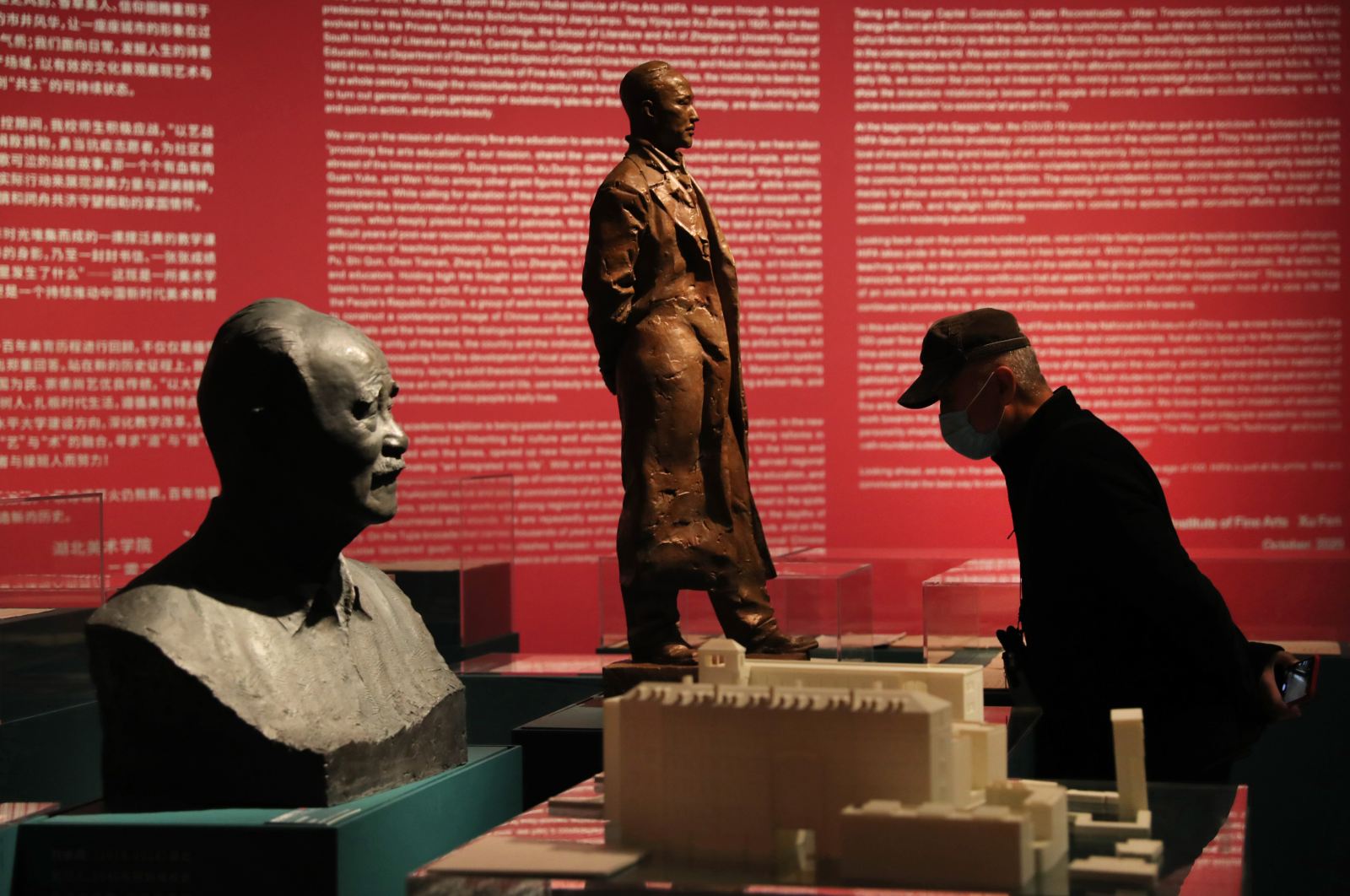 世紀(jì)美育——湖北美院百年藝術(shù)文獻(xiàn)作品展舉行