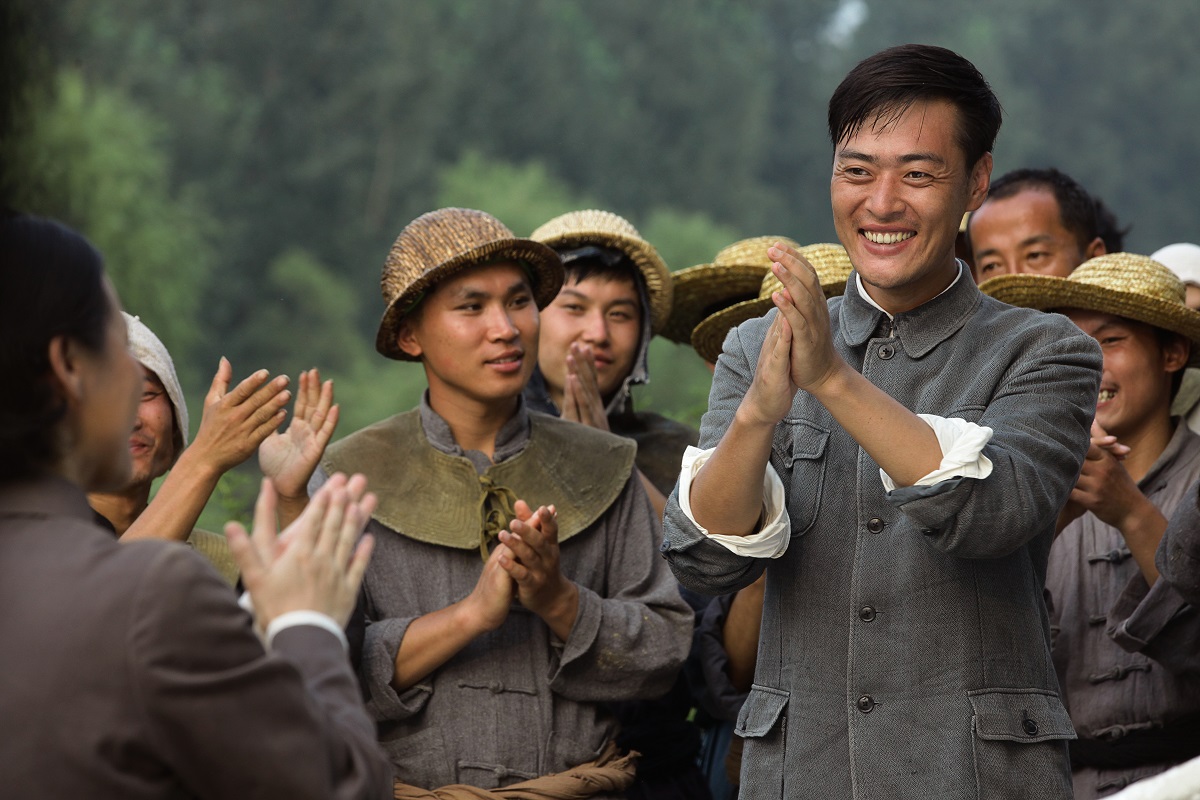 鄂版電視劇《西柏坡的警鐘》引發(fā)追劇熱潮