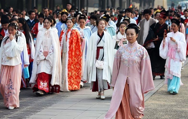 盜用抄襲 惡意搶注 漢服市場(chǎng)亂象調(diào)查