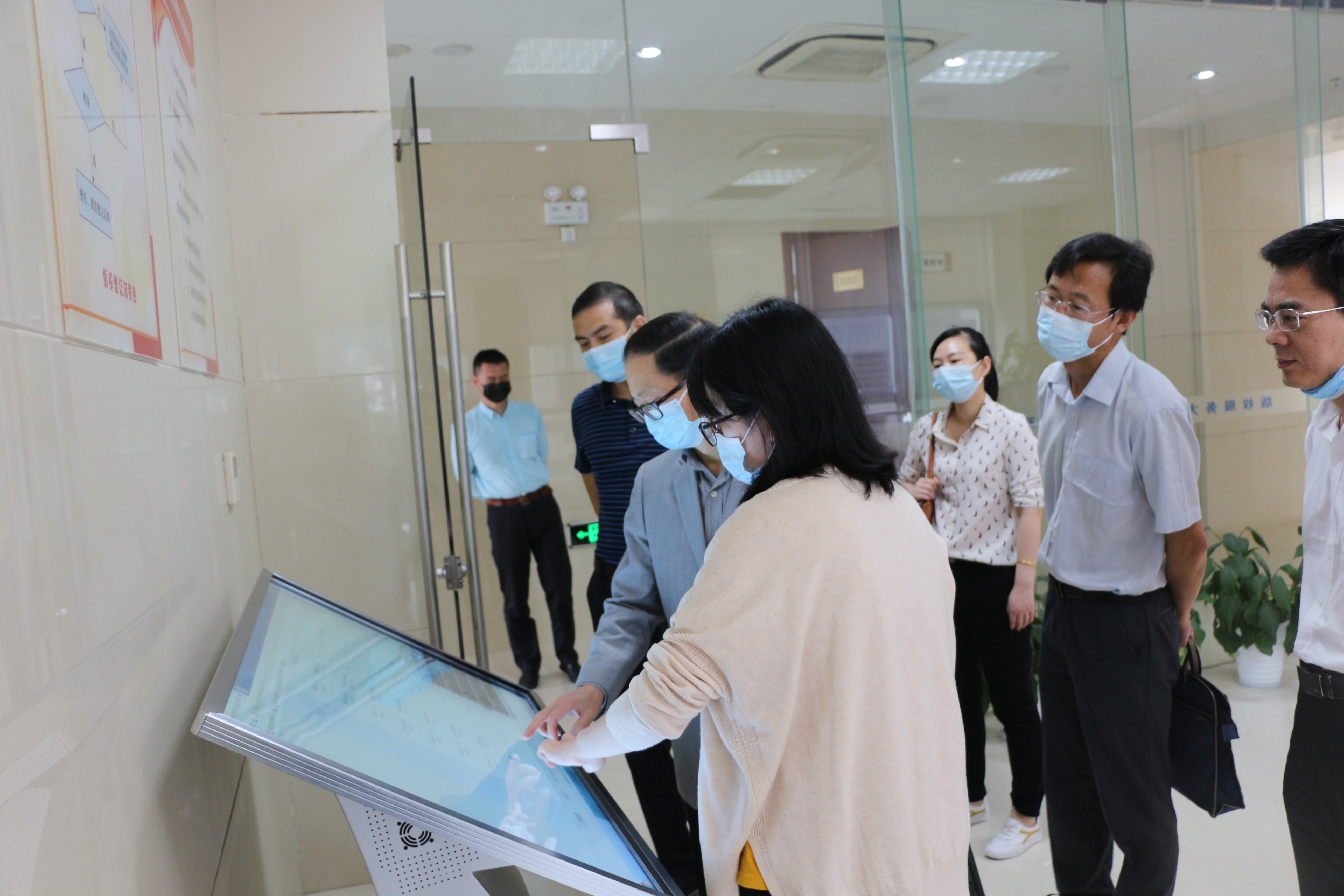 省委宣傳部副部長陳樹林一行到中心調(diào)研