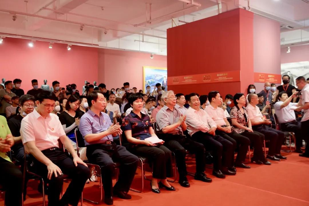 建黨百年湖北黨史重大題材美術(shù)作品文獻(xiàn)展開(kāi)幕