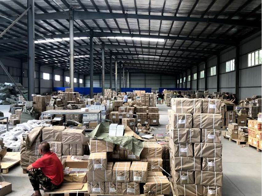 抖音配合警方破獲盜版圖書案 查獲侵權(quán)書籍十余萬冊